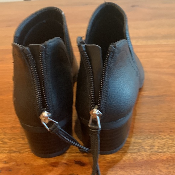 Women’s NWOT Kenneth Cole Reaction ankle Booties.  Sz 7 - Picture 4 of 8